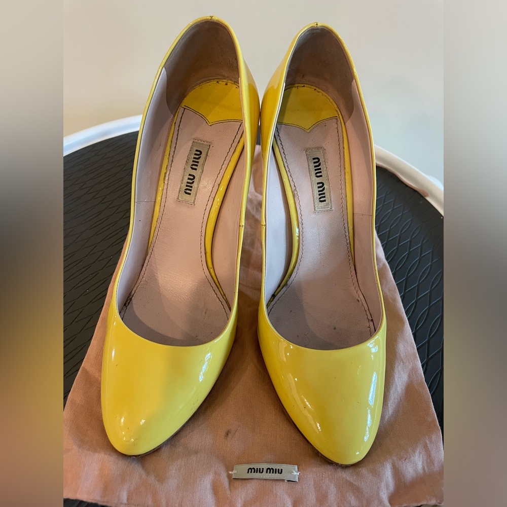 May Miu yellow round toe elegant and super sexy shoe in size 38.